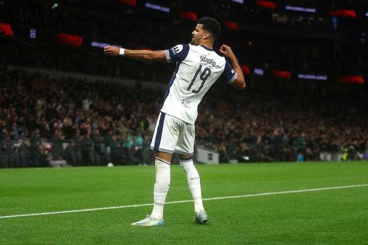 地上足球：没有C罗会更好？葡萄牙已陷入内斗风暴！（地上足球：葡萄牙内讧升级，没了C罗会否更强？）