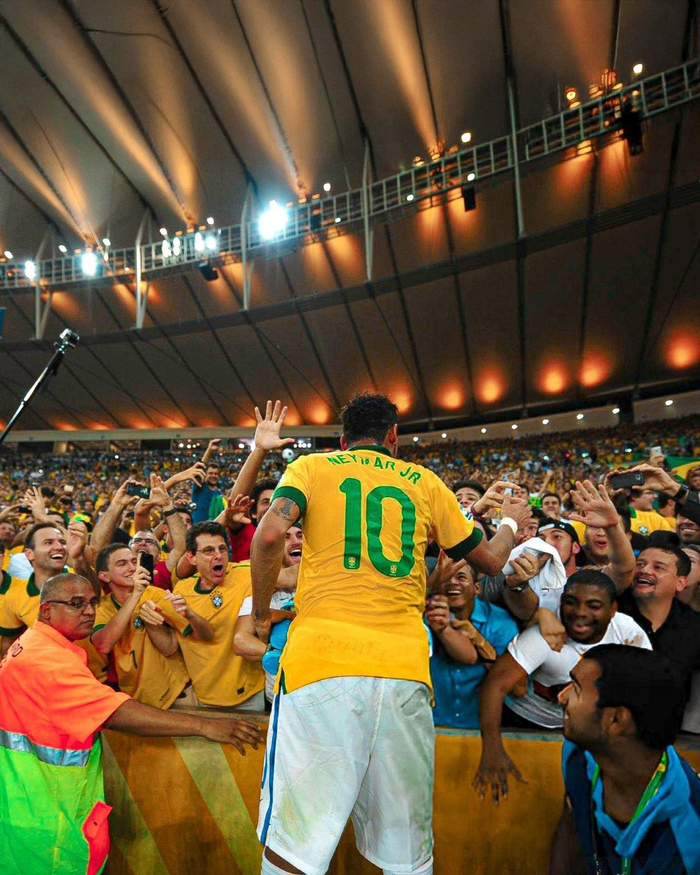 吴少聪纪念足协杯夺冠：很开心来国安第一年就能为冠军做贡献（吴少聪庆祝足协杯捧杯：加盟国安首年就能为冠军出力很开心）