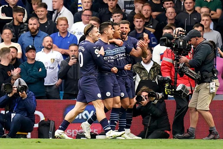 拉基蒂奇：无论哪队球迷都会喜欢魔笛；亚马尔要走自己的路（拉基蒂奇：各队球迷都爱莫德里奇，亚马尔应走自己的路）