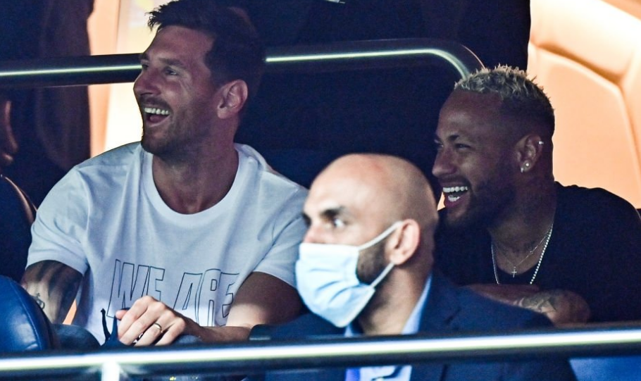 基米希打入生涯首粒欧冠乌龙，拜仁上次欧冠乌龙由阿拉巴打入（基米希生涯首个欧冠乌龙诞生，拜仁上一次欧冠乌龙由阿拉巴打进）